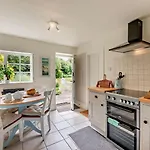 2 Bed In Oc-g0160