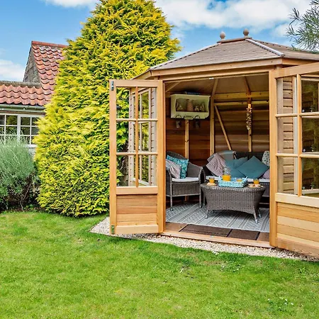 2 Bed In G0160 Casa vacanze *