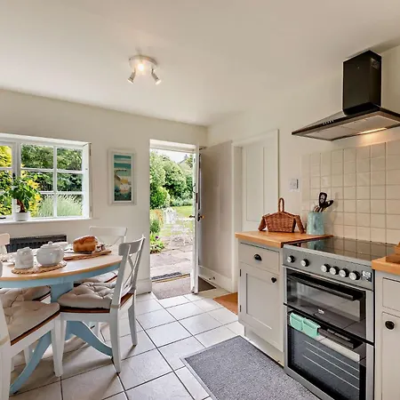 2 Bed In G0160 Casa vacanze